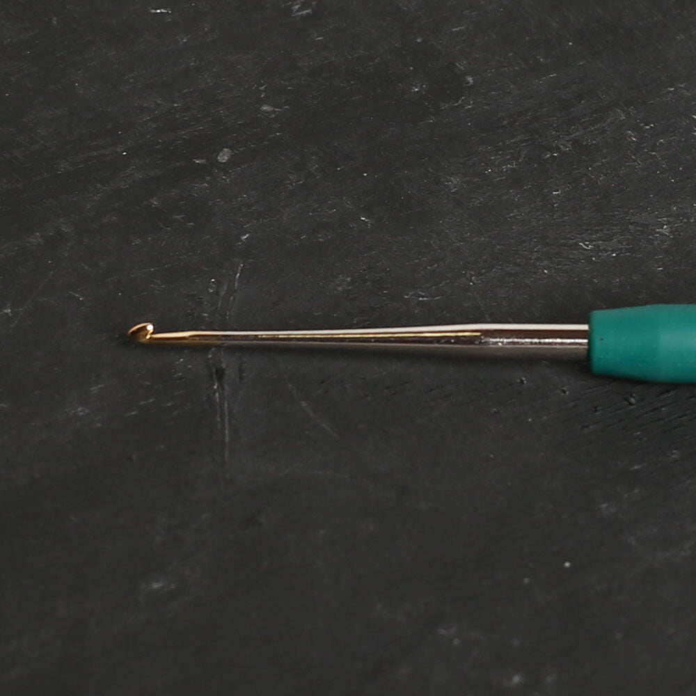 Tulip No.10 1.10 mm Crochet Hook with Plastic Handle, Green - T-9GE