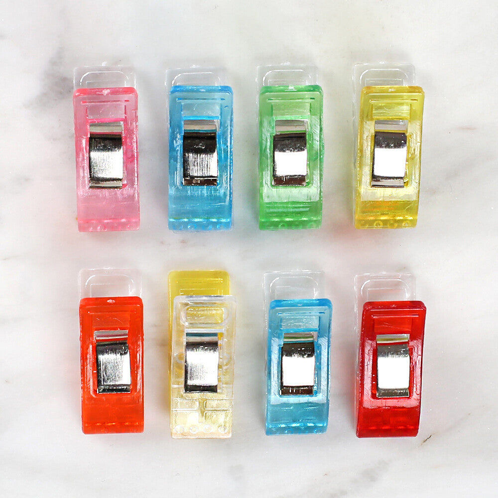Loren Small Plastic Decorative Pegs in 20, Colored