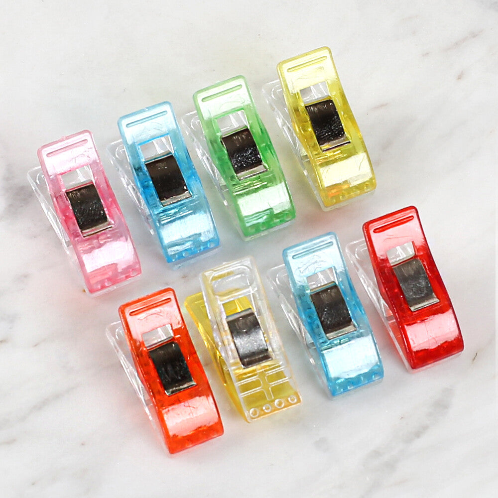 Loren Small Plastic Decorative Pegs in 20, Colored