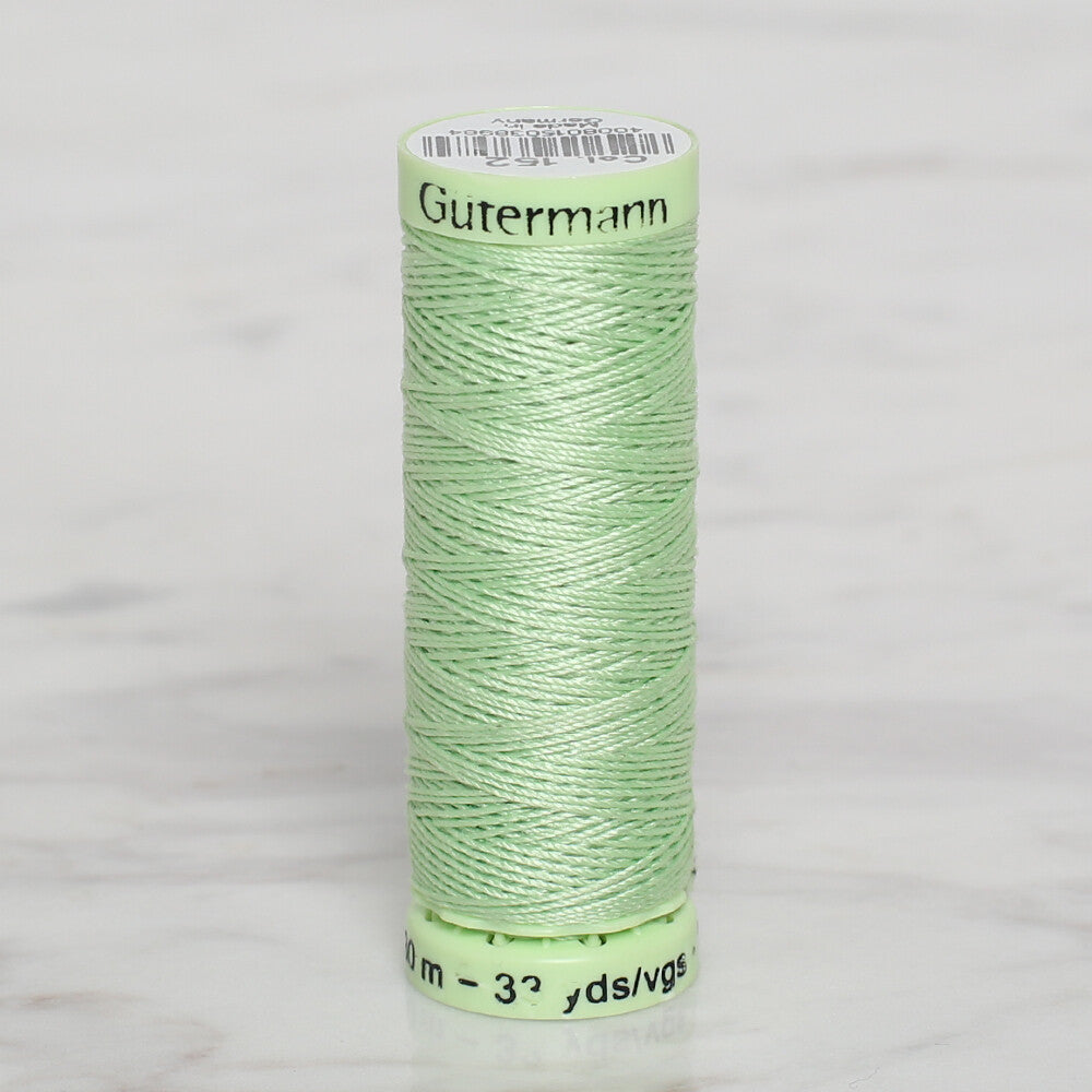 Gütermann Sewing Thread, 30m, Light Green - 152