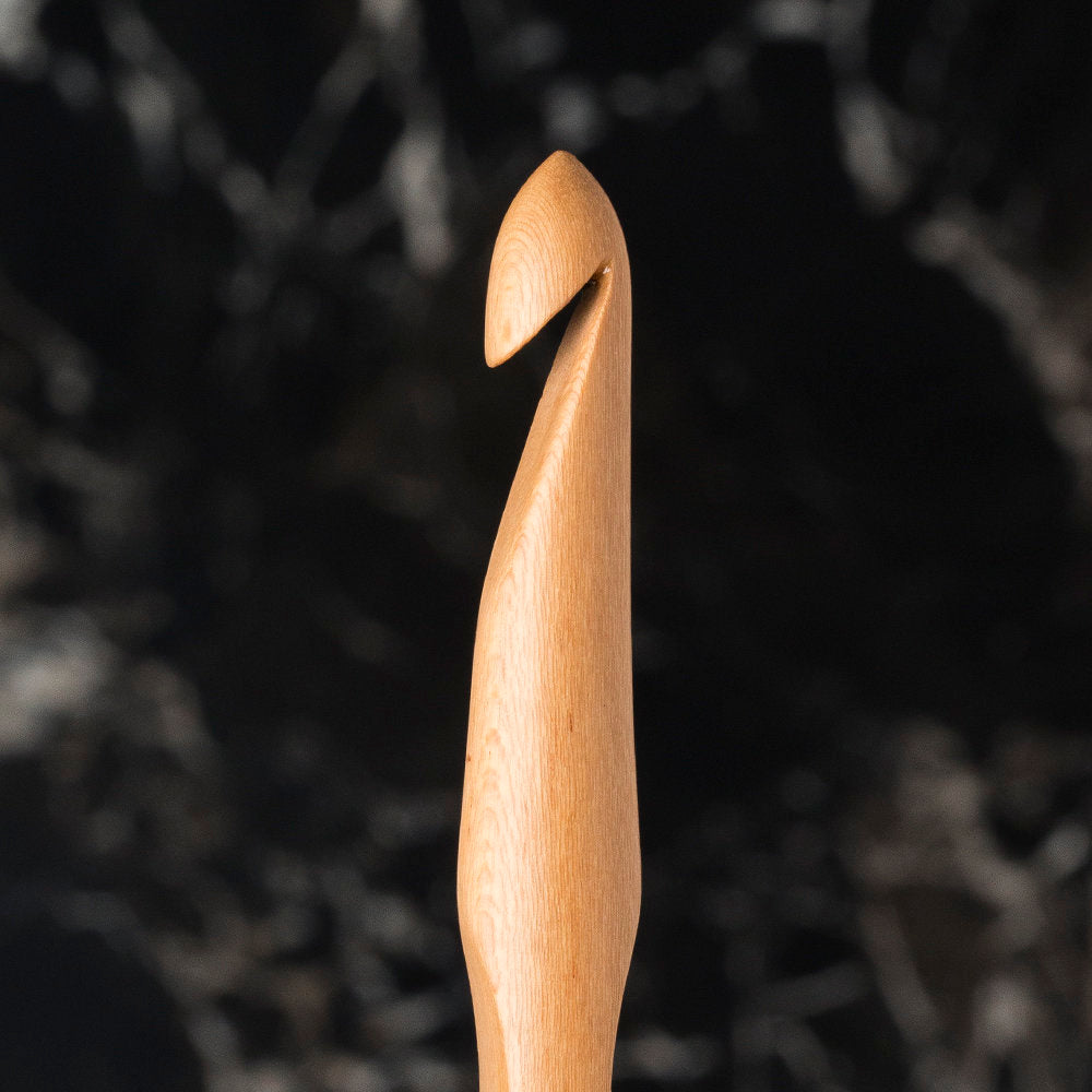 La Mia Whitewood 8 mm 15.5 cm Wooden Crochet Hook