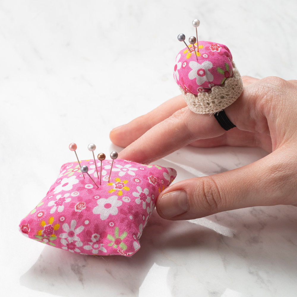 Kartopu Needle Cushion and Ring, Pink