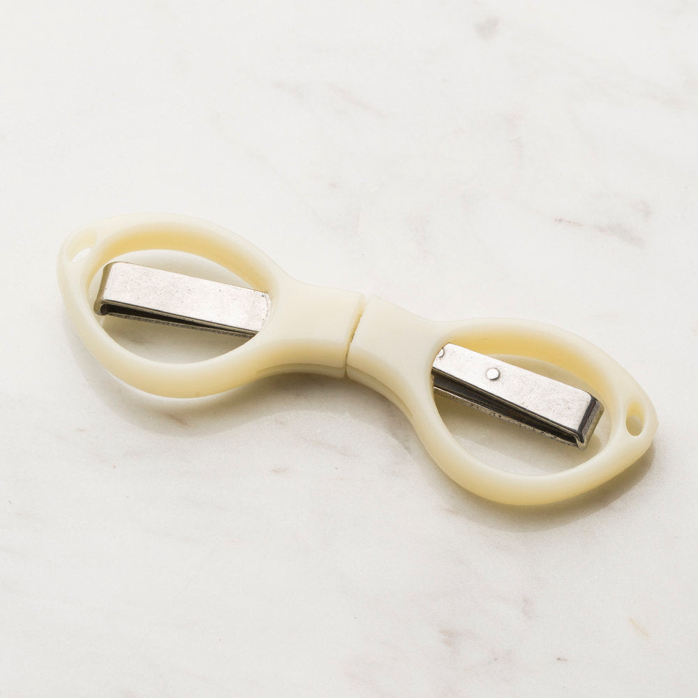 Loren Folding Scissors, Cream