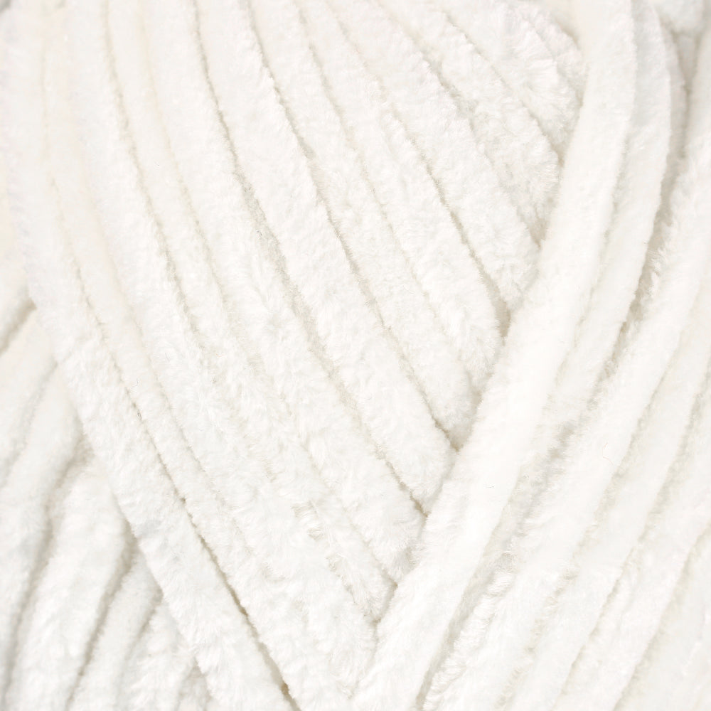 La Mia Mellow Chenille Yarn, Cream - 910