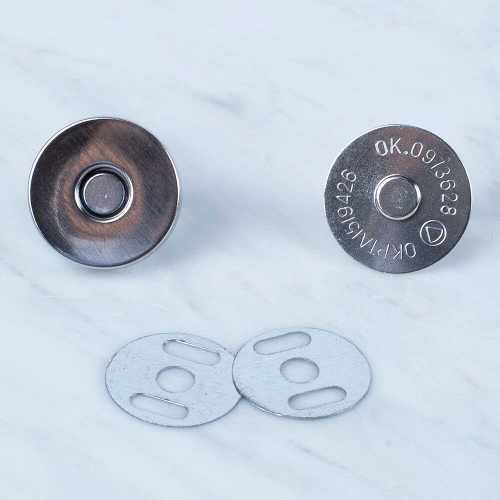 Loren Matte Silver Metal Magnetic Clip for Accessories in 5