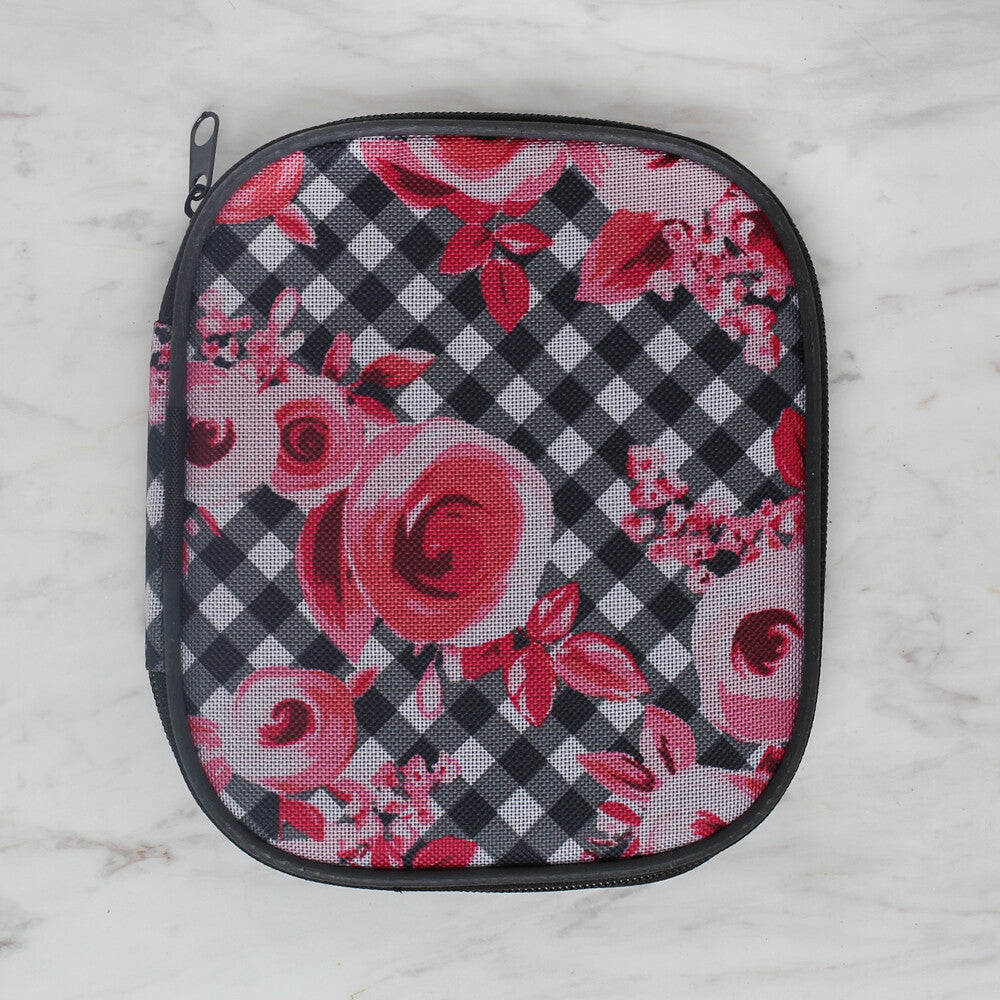 Loren Zipped Flower Patterned Crochet Bag