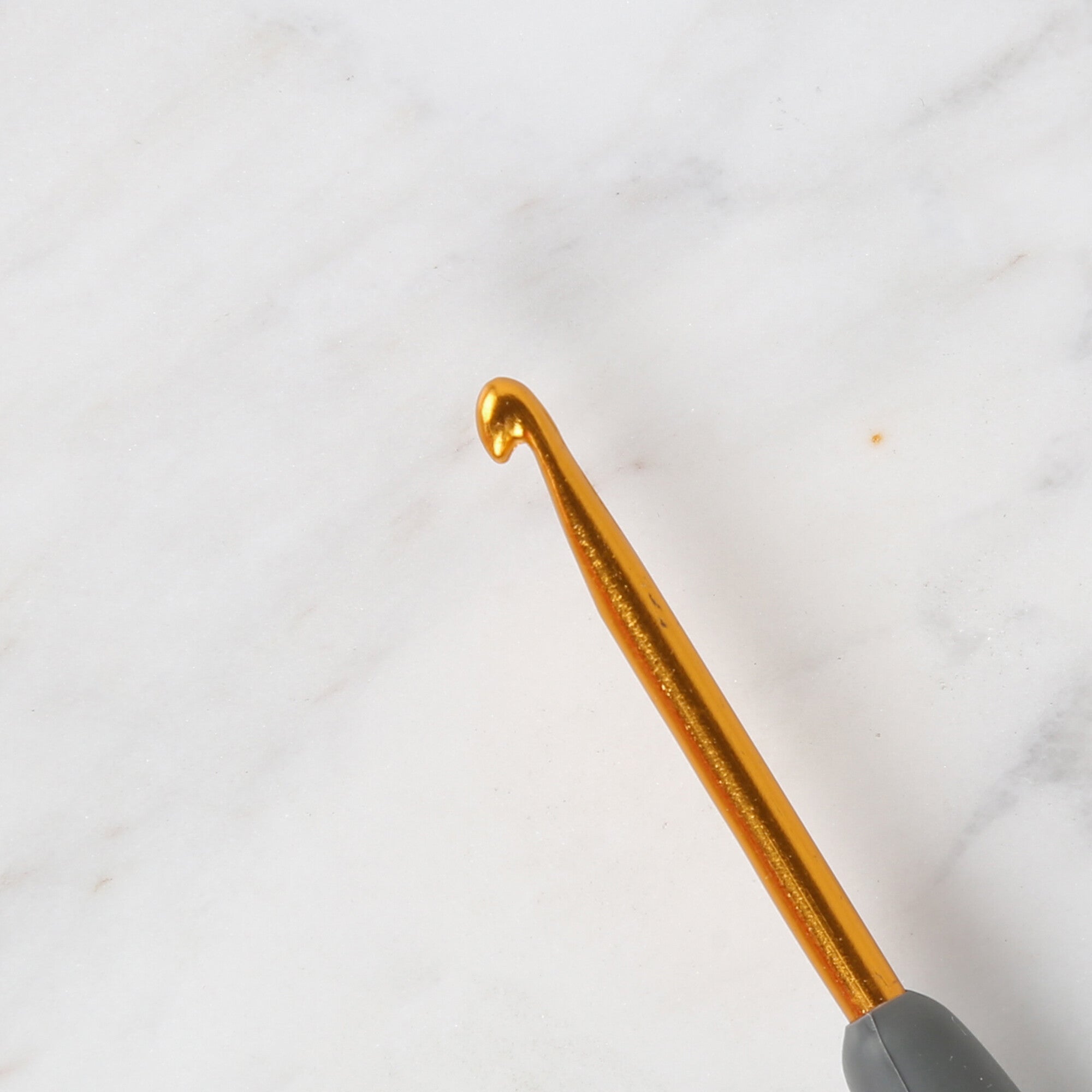 Loren Crafts Golden Tip Soft Handle Wool Crochet Hook LRN - 041 4,5 mm