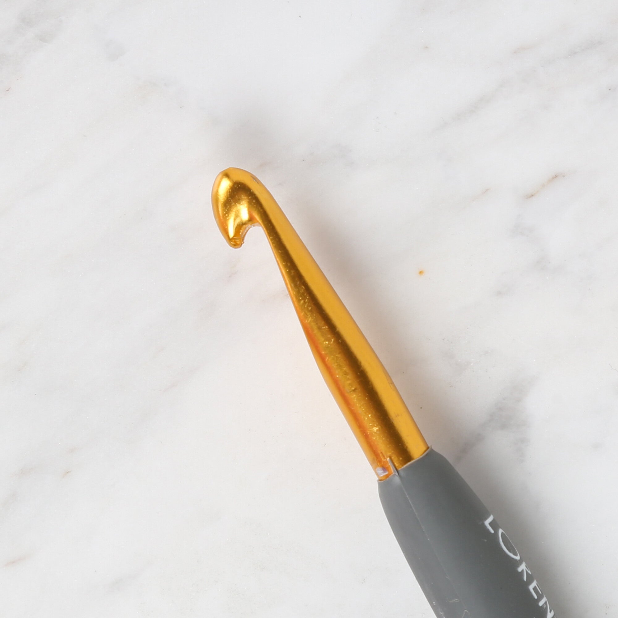 Loren Crafts Golden Tip Soft Handle Wool Crochet Hook LRN - 041 8 mm