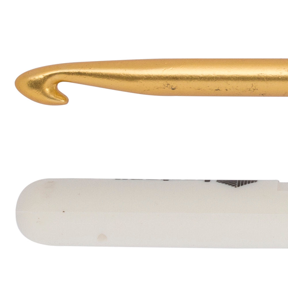 Kartopu 4.5 mm Gold Crochet Hook with Soft Handle, White