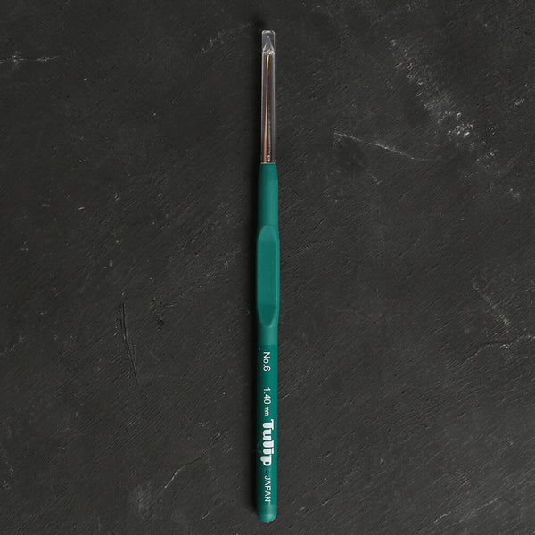 Tulip 1.40mm-No.6 Crochet Hook with Soft Handle, 14 cm, Green - T-9GE