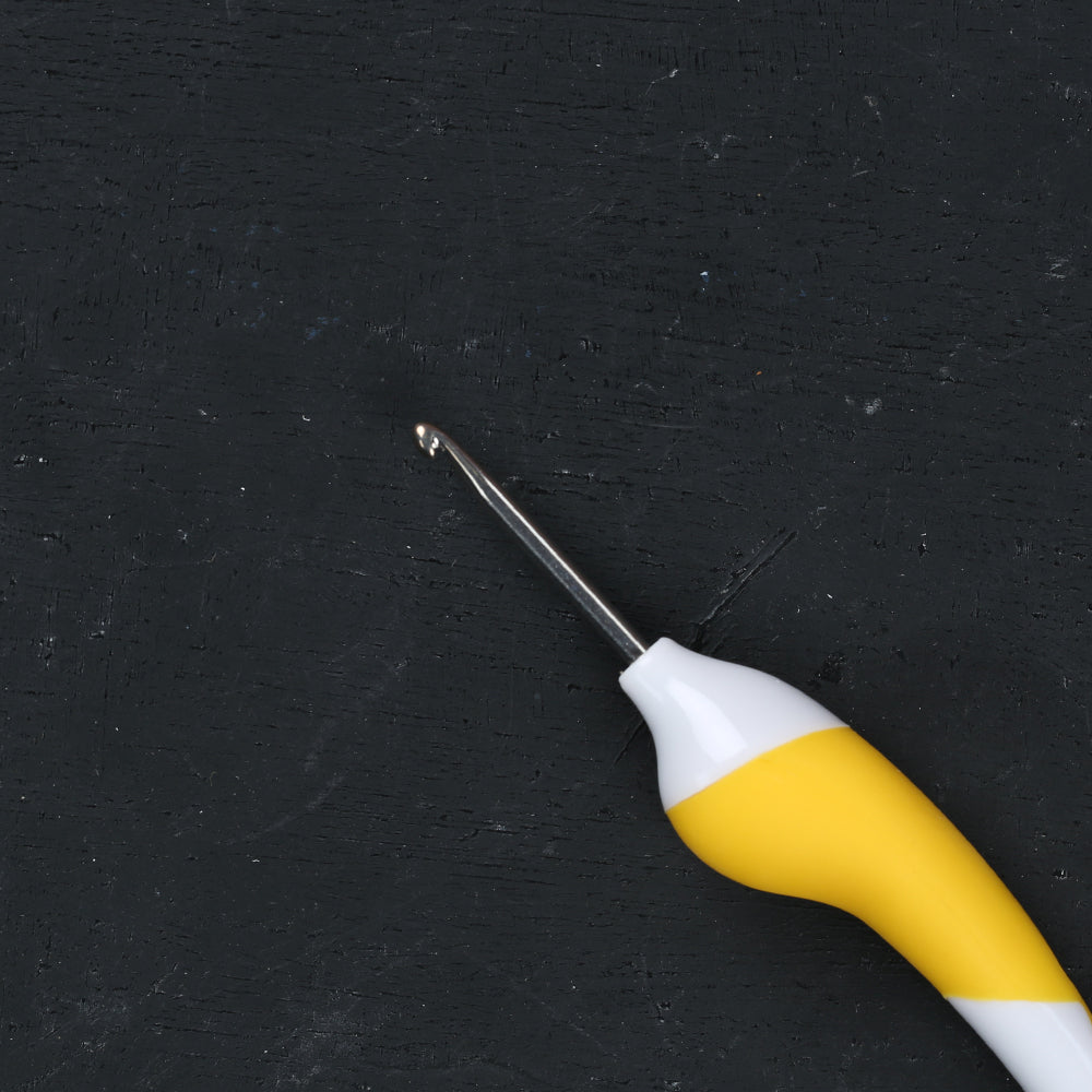 Addi Swing 2.5mm 16cm Ergonomic Crochet Hook, Yellow - 140-7