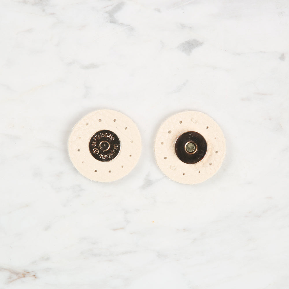 Knitme Round Magnet 4x4 cm Cream BA-0059