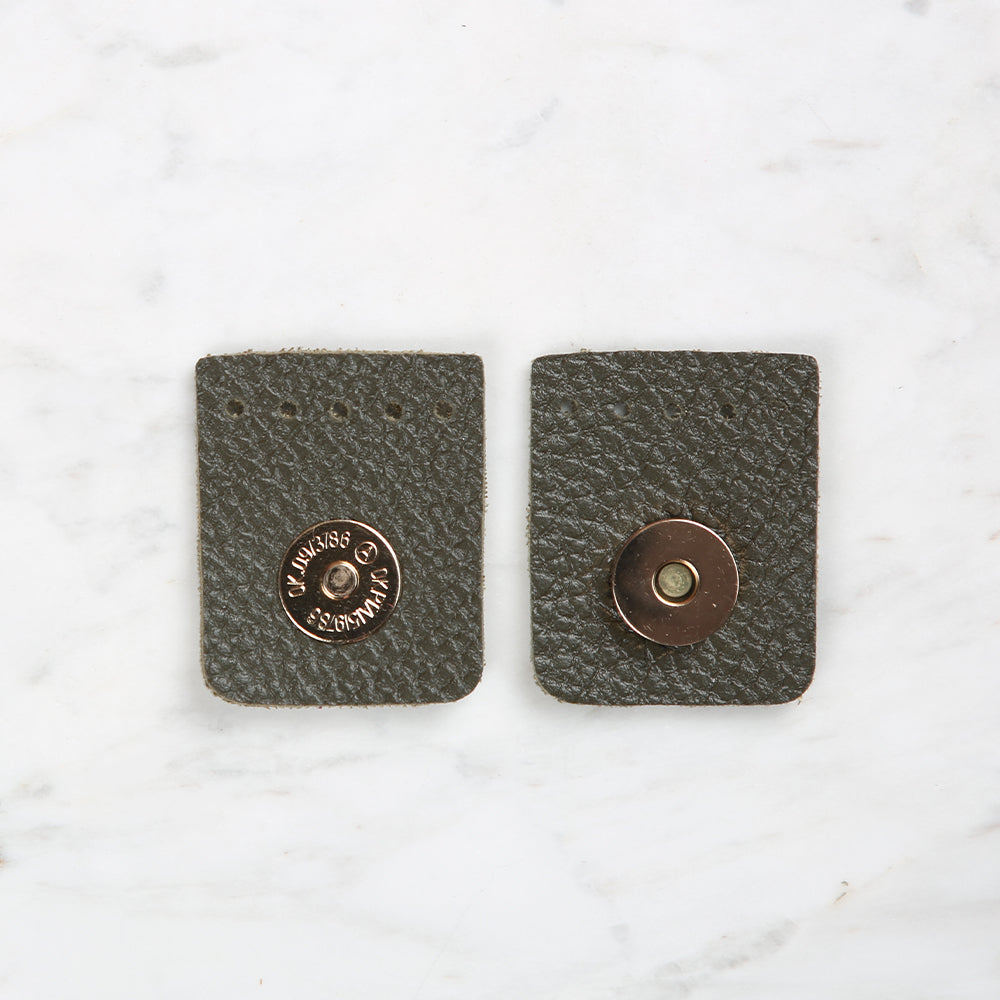 Knitme Square Magnet 4x4.5 cm Khaki BA-0046