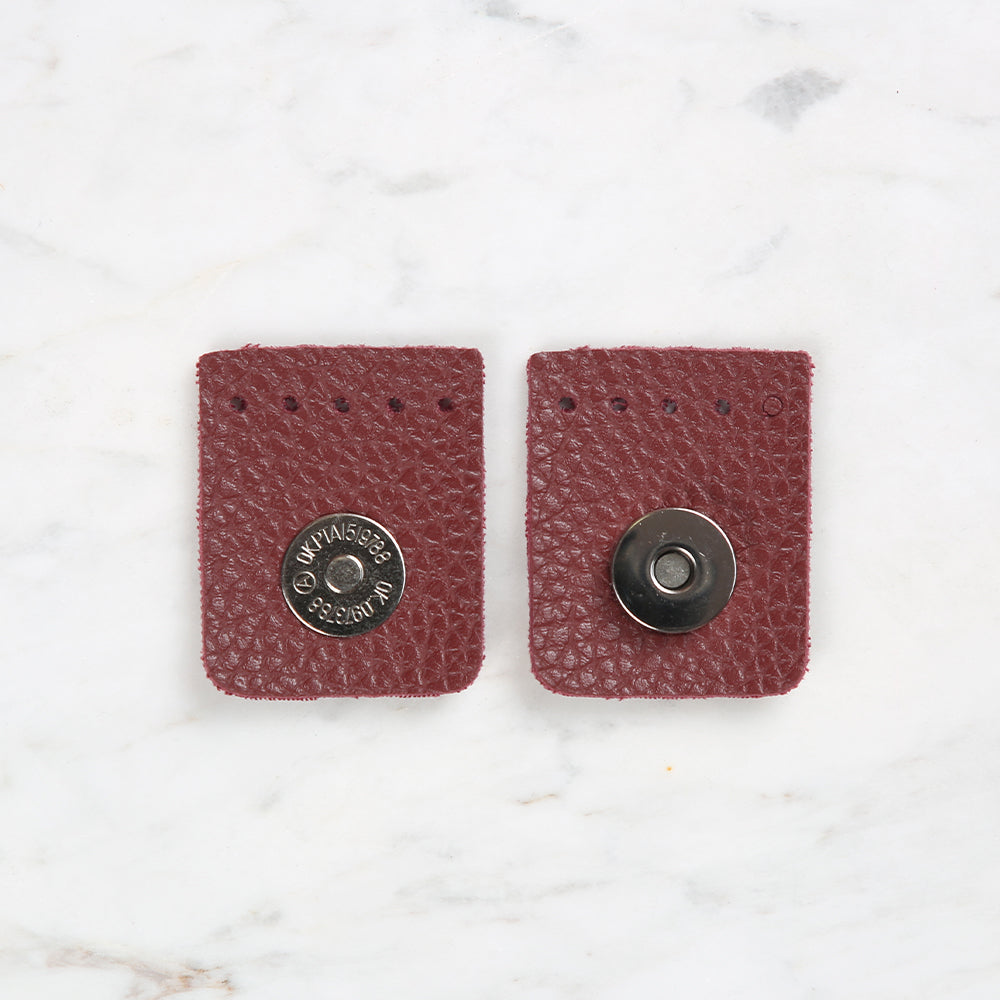 Knitme Square Magnet 4x4.5 cm Claret Red BA-0046