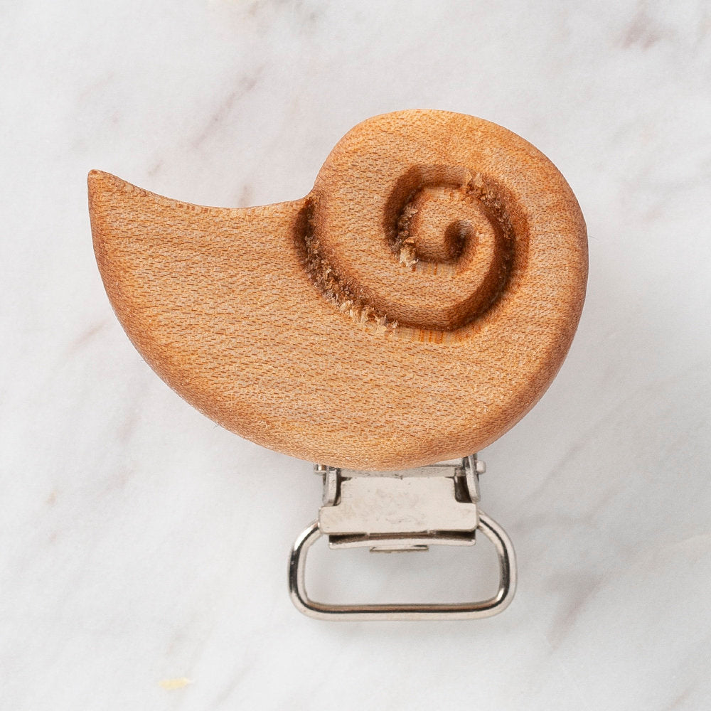 Hobi Baby Snail Shaped Organic Wooden Pacifier Clip - FK01