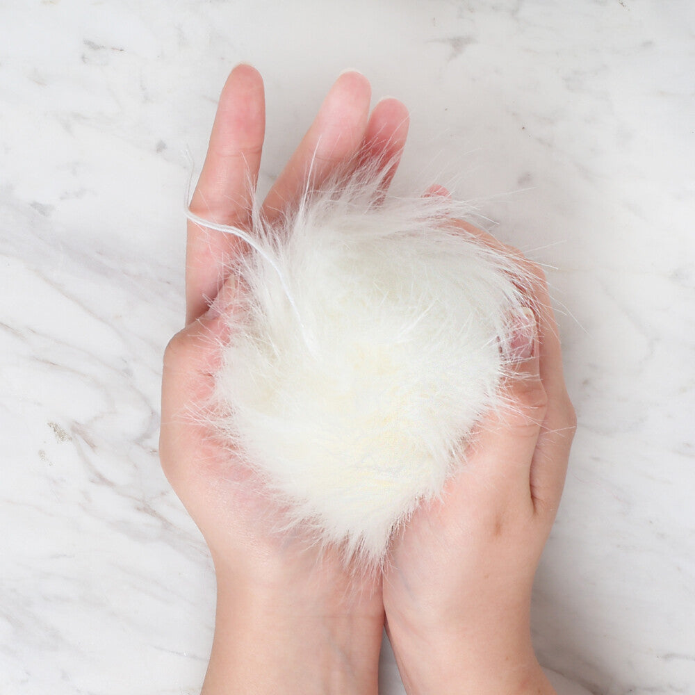 Loren Faux Pom Pom, Cream