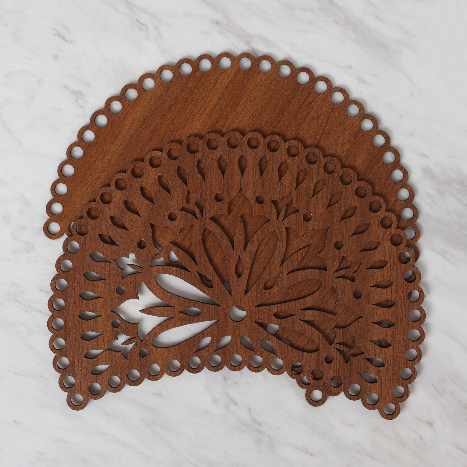 Loren Wooden Carved Patterned Macaron Bag Side Plate