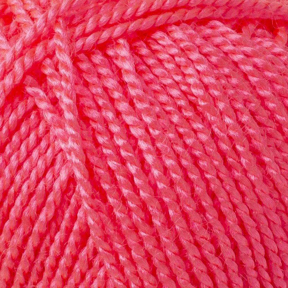 Kartopu Etamin 30g Embroidery Thread, Neon Pink - K813