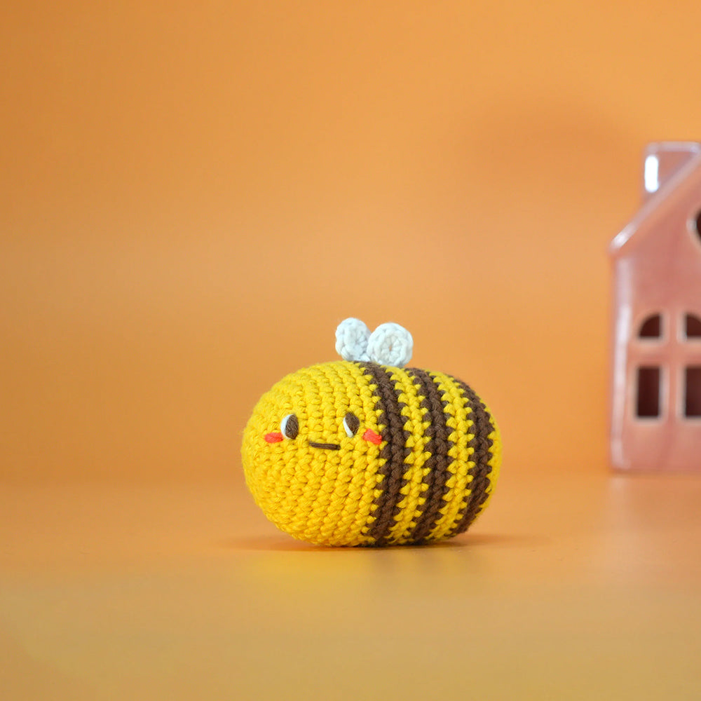 Hello Adorable Amigurumi Kit - Billie The Bee - HC978